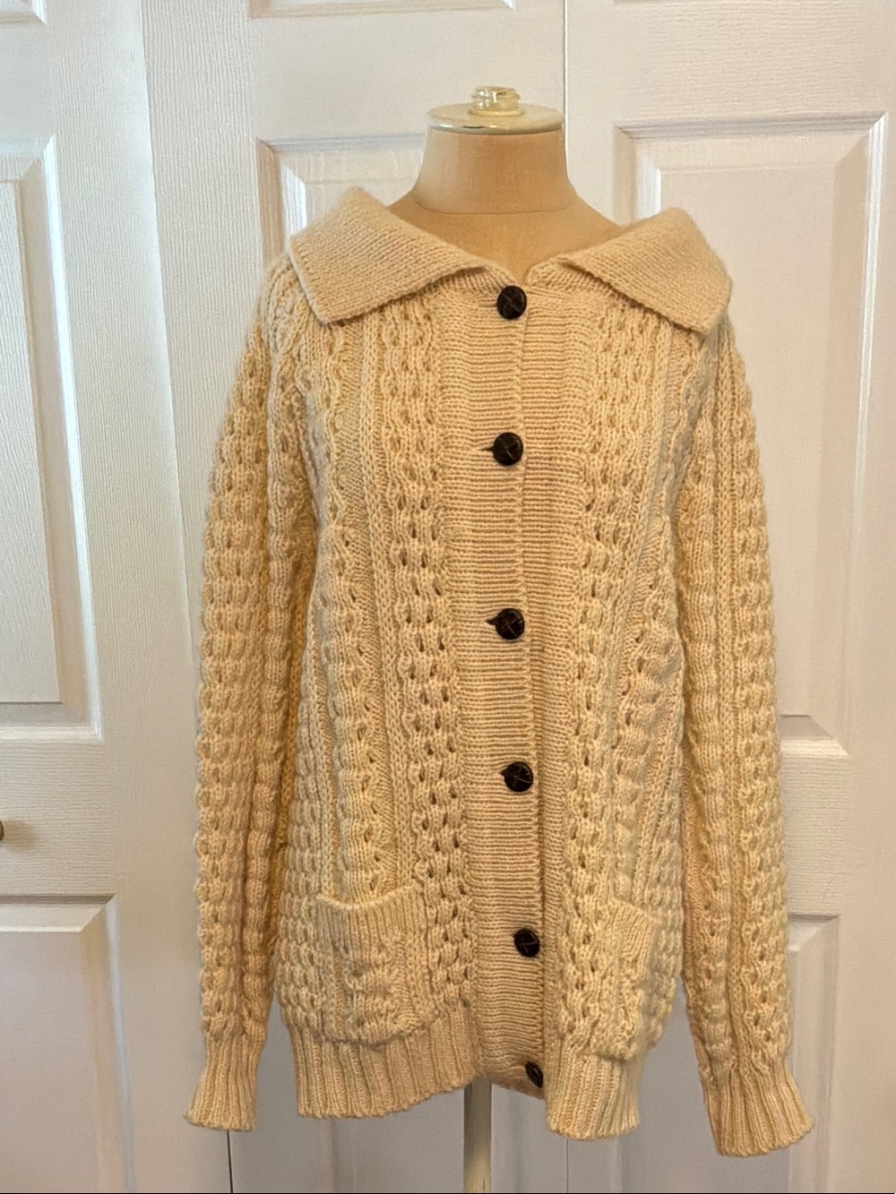 Mairtin Standun  Galway Pure Wool Cream Cable-Knit Button Cardigan Wide Collar